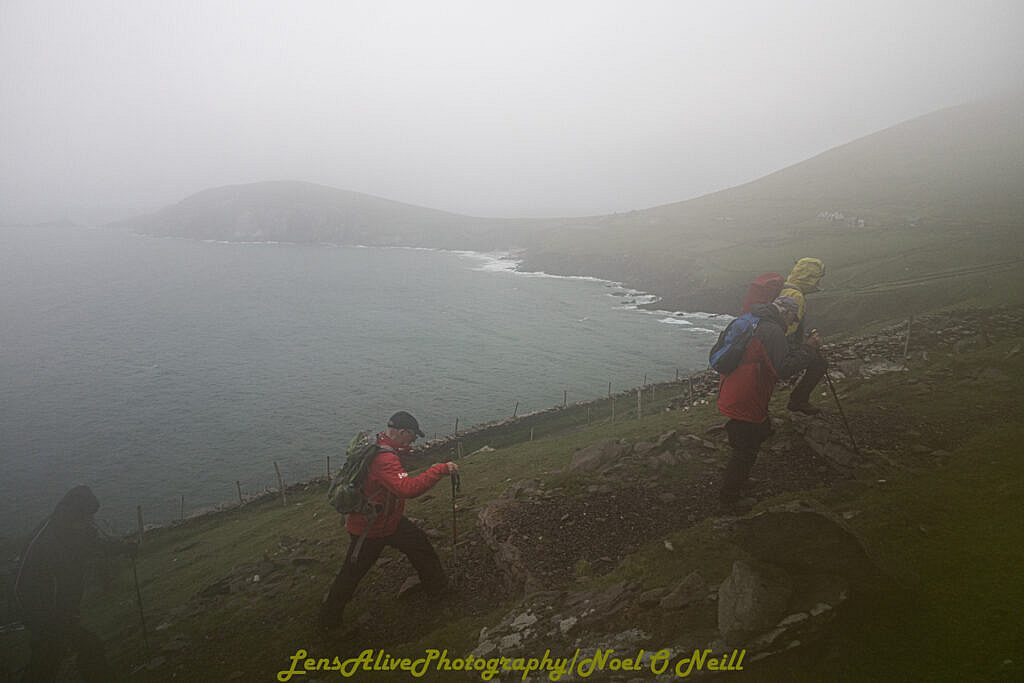 Beautiful landscape view on hillwalking route Loch Shliabh an Iolair - Sliabh an Iolair - Fán