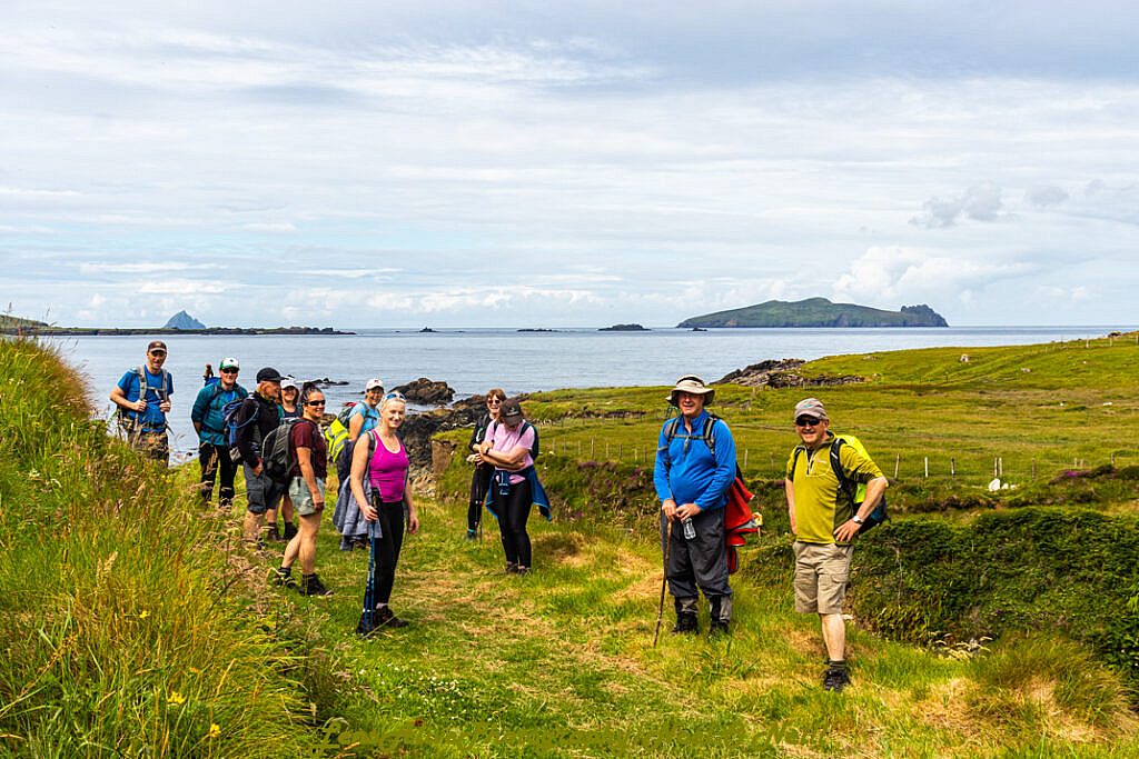 Beautiful landscape view on hillwalking route Loch Shliabh an Iolair - Sliabh an Iolair - Fán
