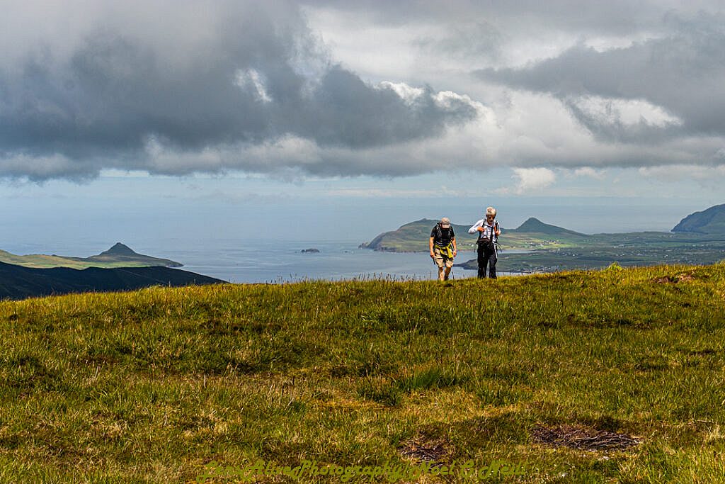 Beautiful landscape view on hillwalking route Loch Shliabh an Iolair - Sliabh an Iolair - Fán