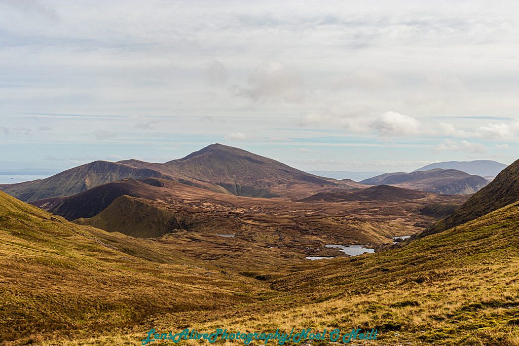 Beautiful landscape view on hillwalking route Barra na Conrach - Cruach Scéirde - An Cnapán Mór